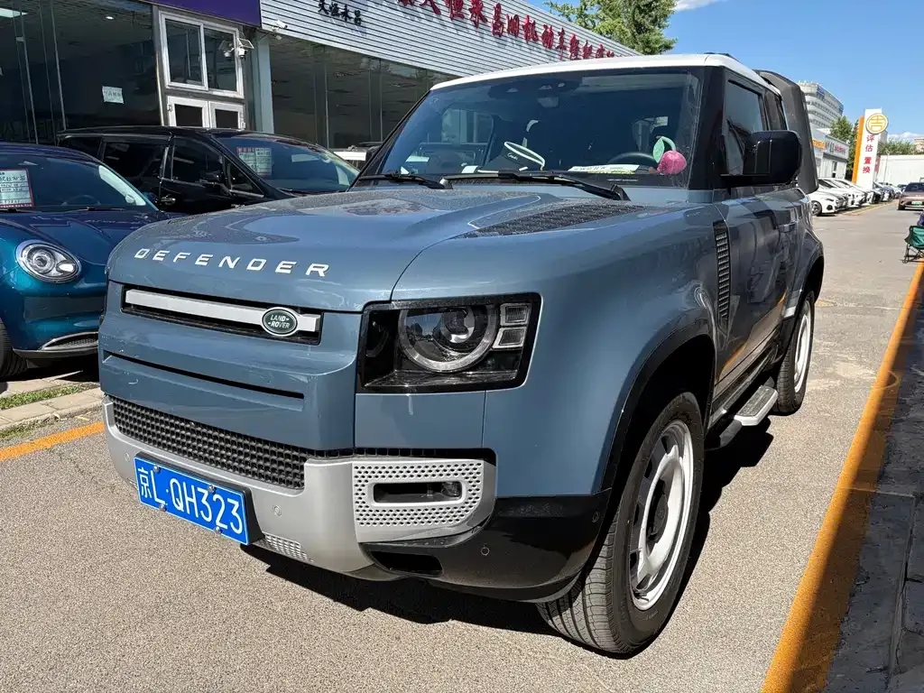 Land Rover Defender — фото 1