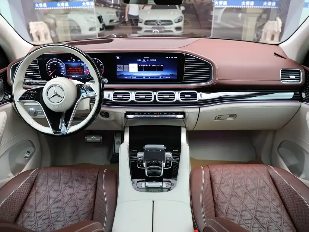 Mercedes-Benz GLS — фото 8