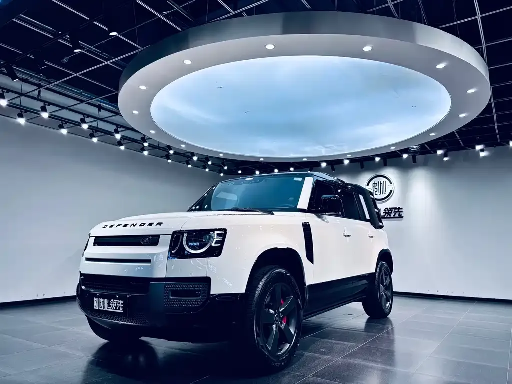 Land Rover Defender — фото 1