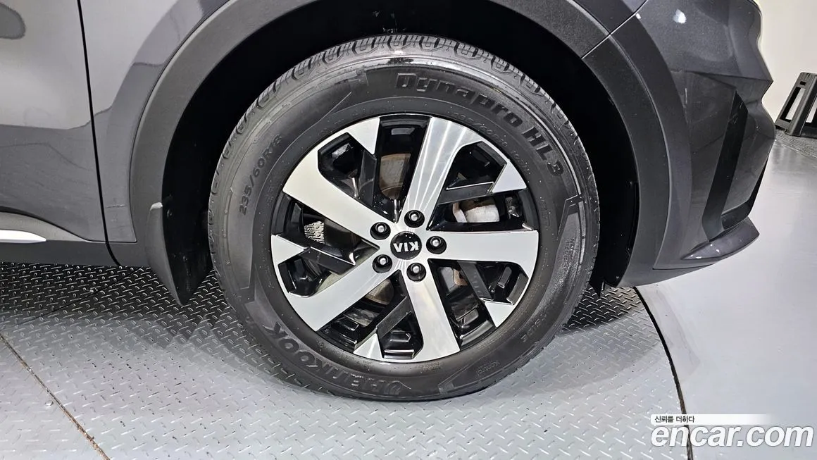 Kia Sorento — фото 5
