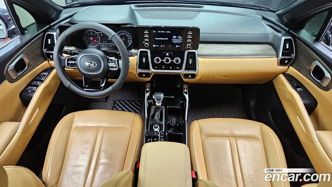 Kia Sorento — фото 7