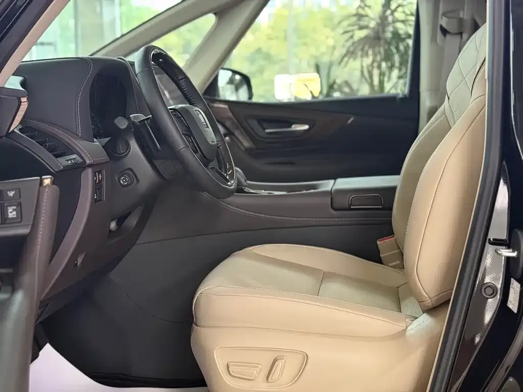 Toyota Vellfire — фото 10