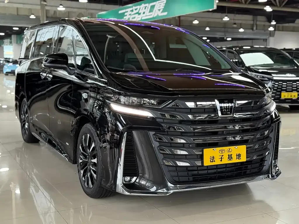 Toyota Vellfire — фото 3