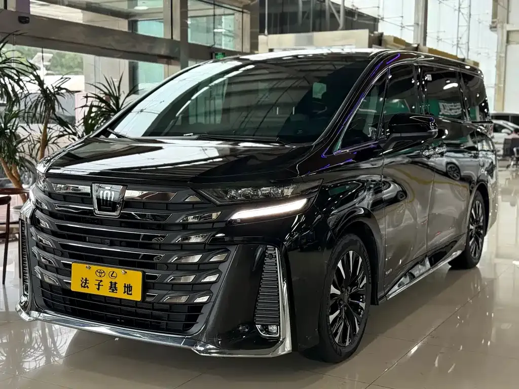 Toyota Vellfire — фото 4