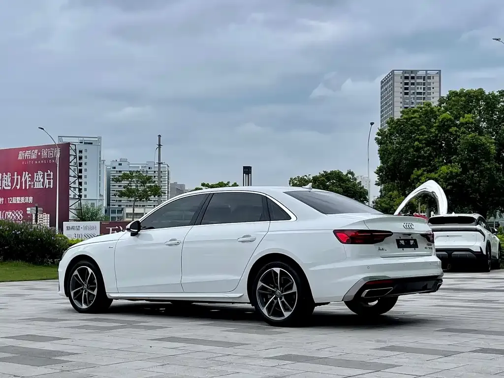 Audi A4L — фото 5