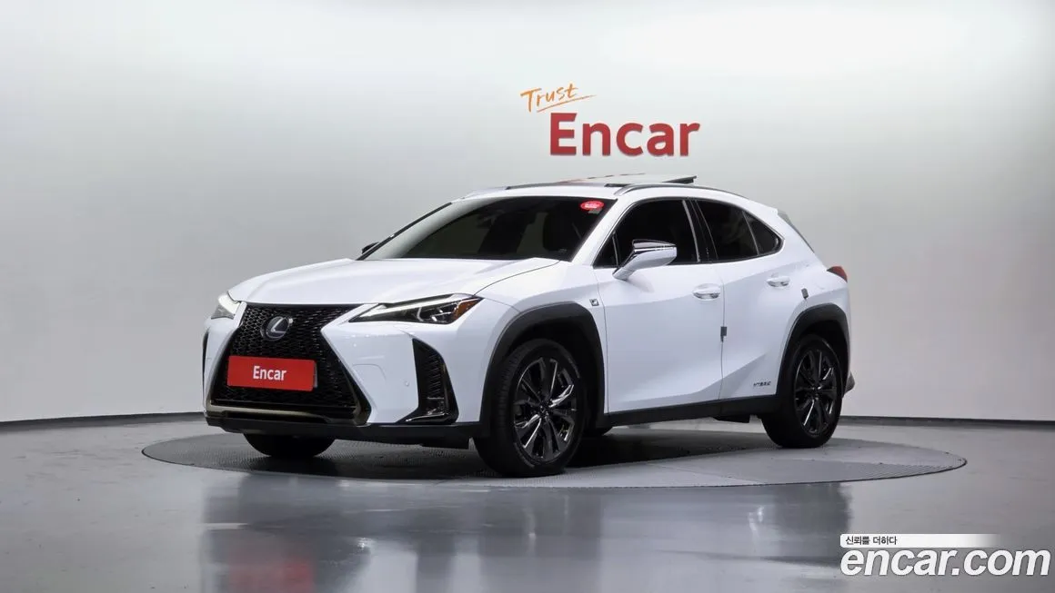 Lexus UX — фото 1