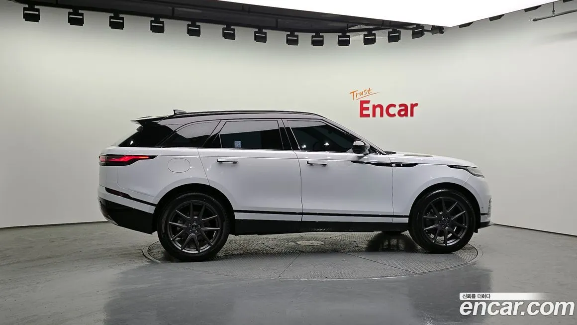 Land Rover Range Rover Velar — фото 6