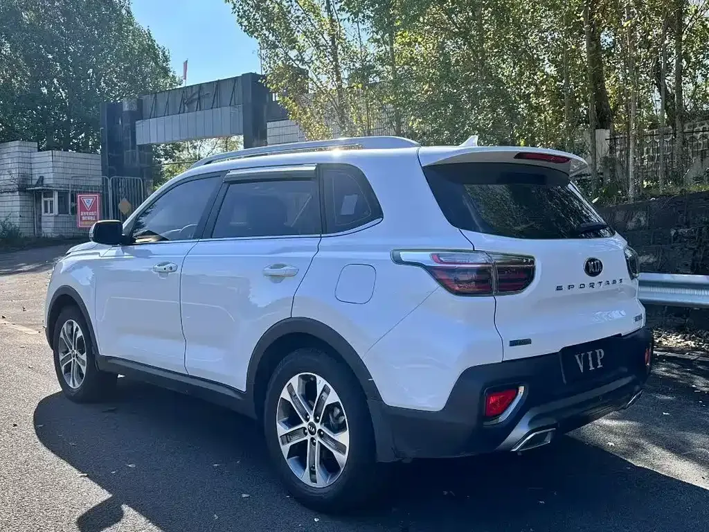 Kia Sportage — фото 7