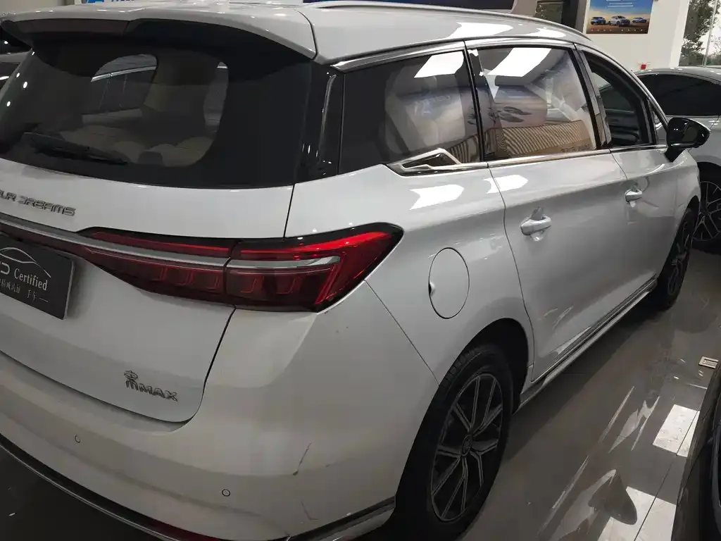 BYD MAX New Energy — фото 2