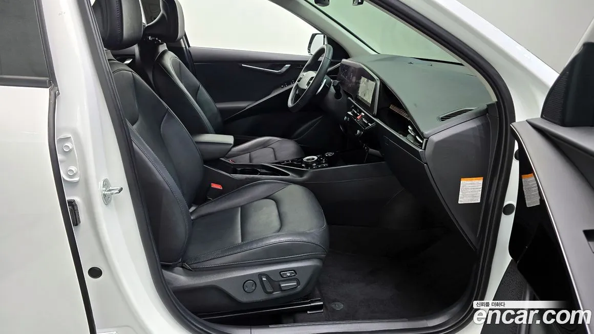 Kia Niro — фото 10