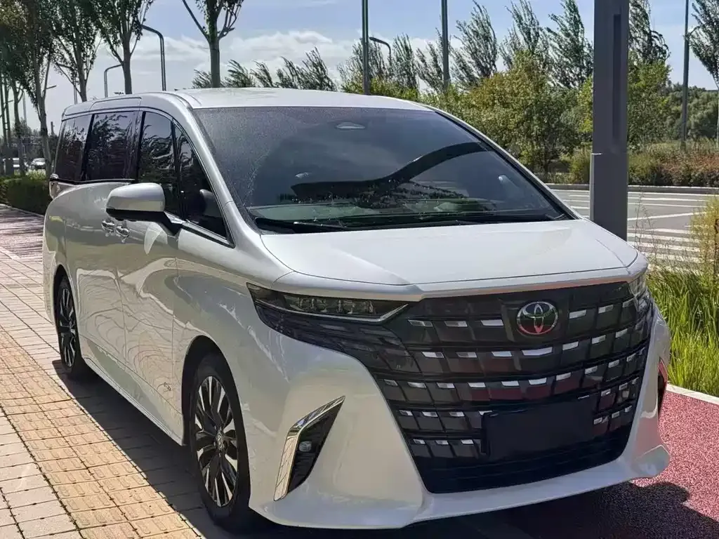 Toyota Alphard — фото 3
