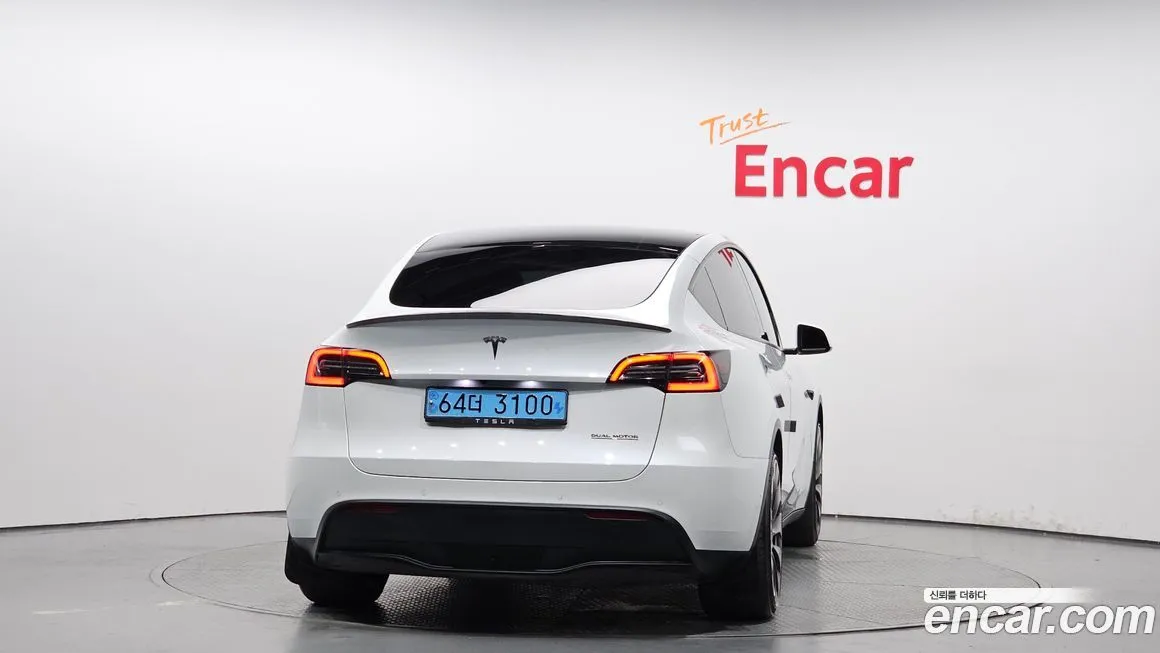 Tesla Model Y — фото 4