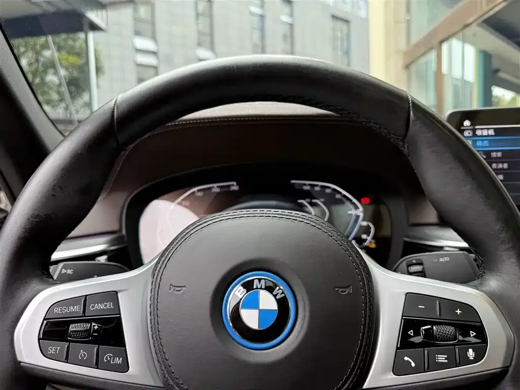 BMW 5 Series New Energy — фото 6