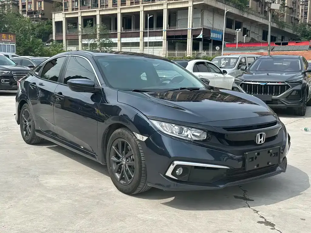 Honda Civic — фото 1
