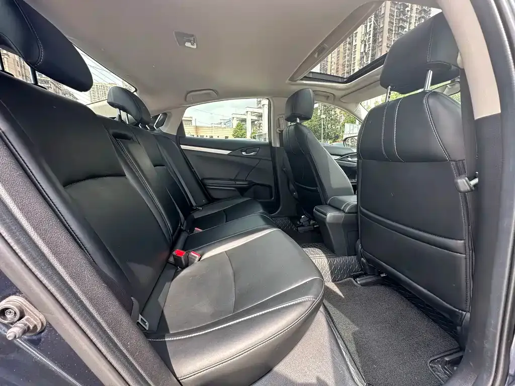 Honda Civic — фото 10