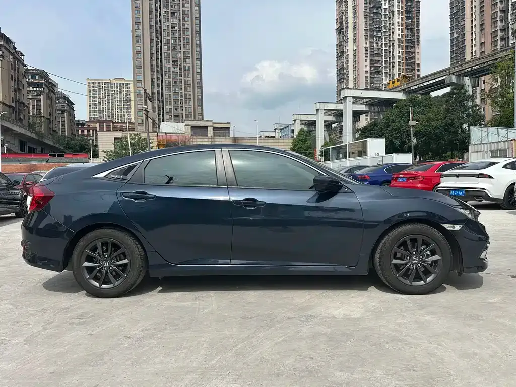 Honda Civic — фото 7