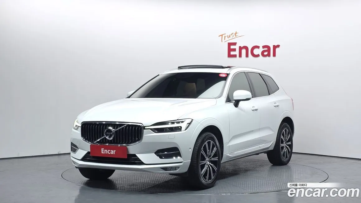 Volvo XC60 — фото 1