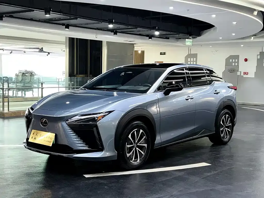 Lexus RZ — фото 1