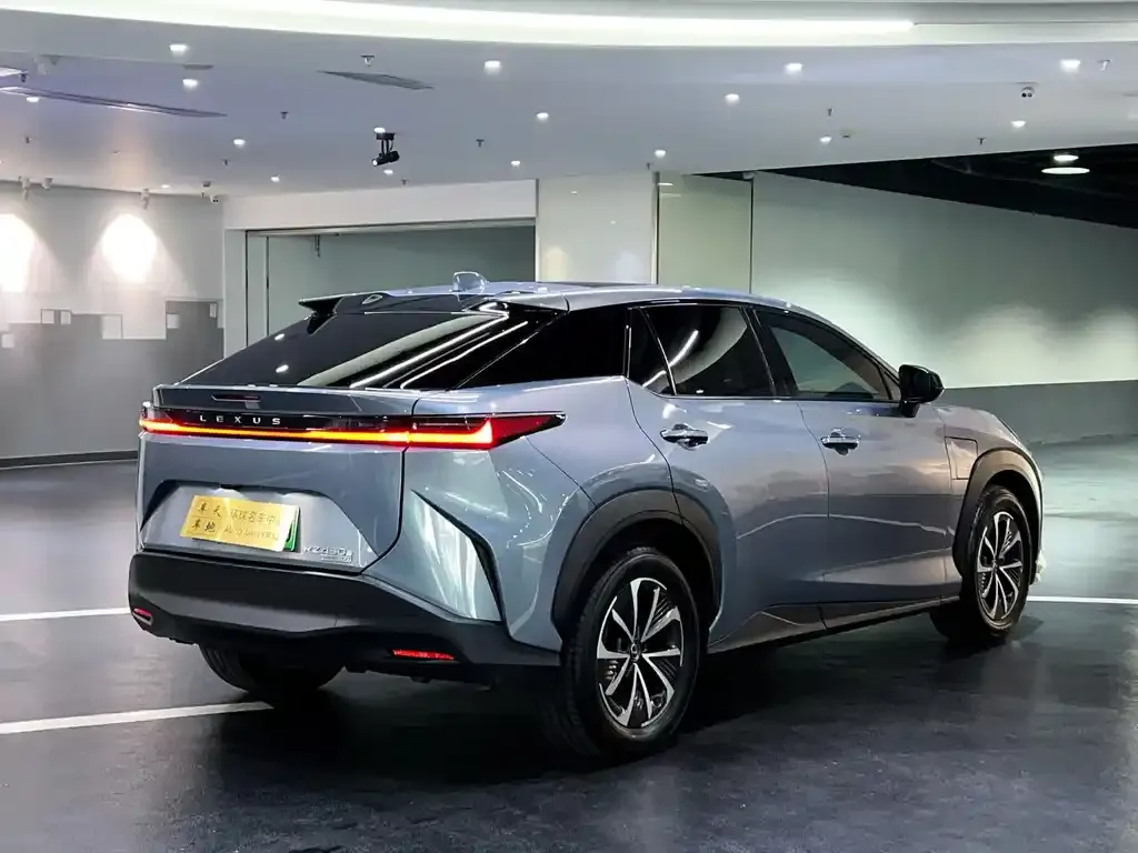 Lexus RZ — фото 4