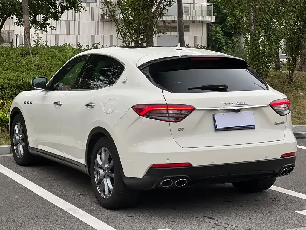 Maserati Levante — фото 4