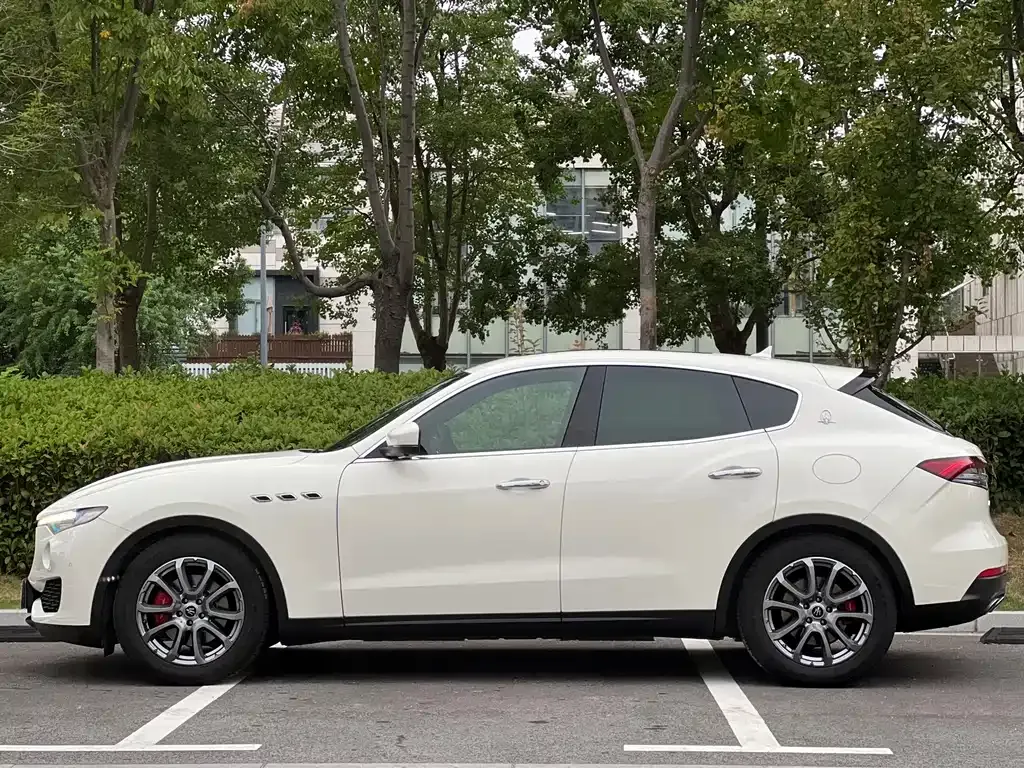 Maserati Levante — фото 7