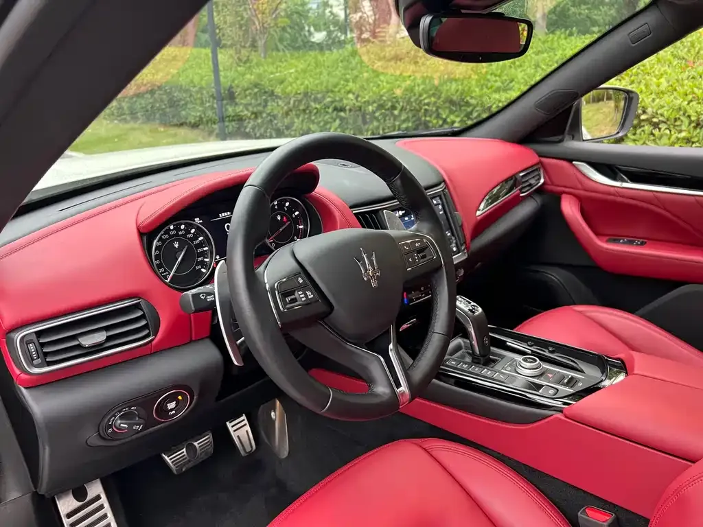 Maserati Levante — фото 9