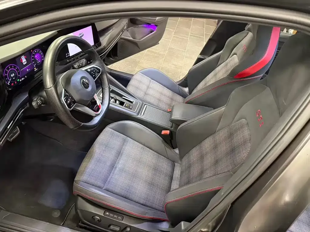 Volkswagen Golf GTI — фото 6