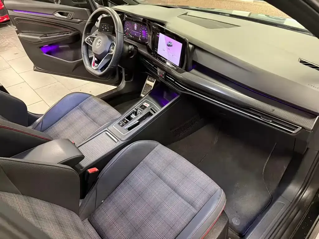 Volkswagen Golf GTI — фото 7