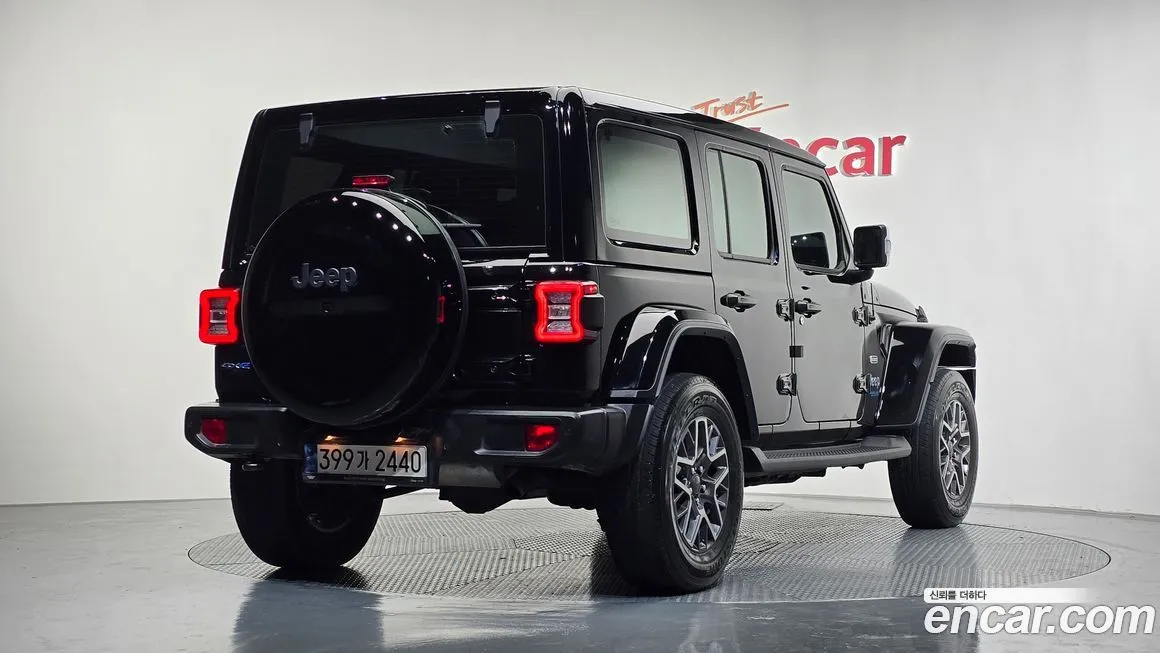 Jeep Wrangler — фото 2