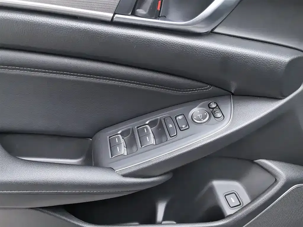 Honda Accord — фото 9