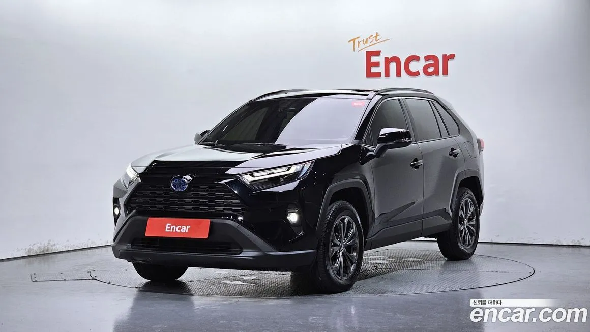 Toyota RAV4 — фото 1