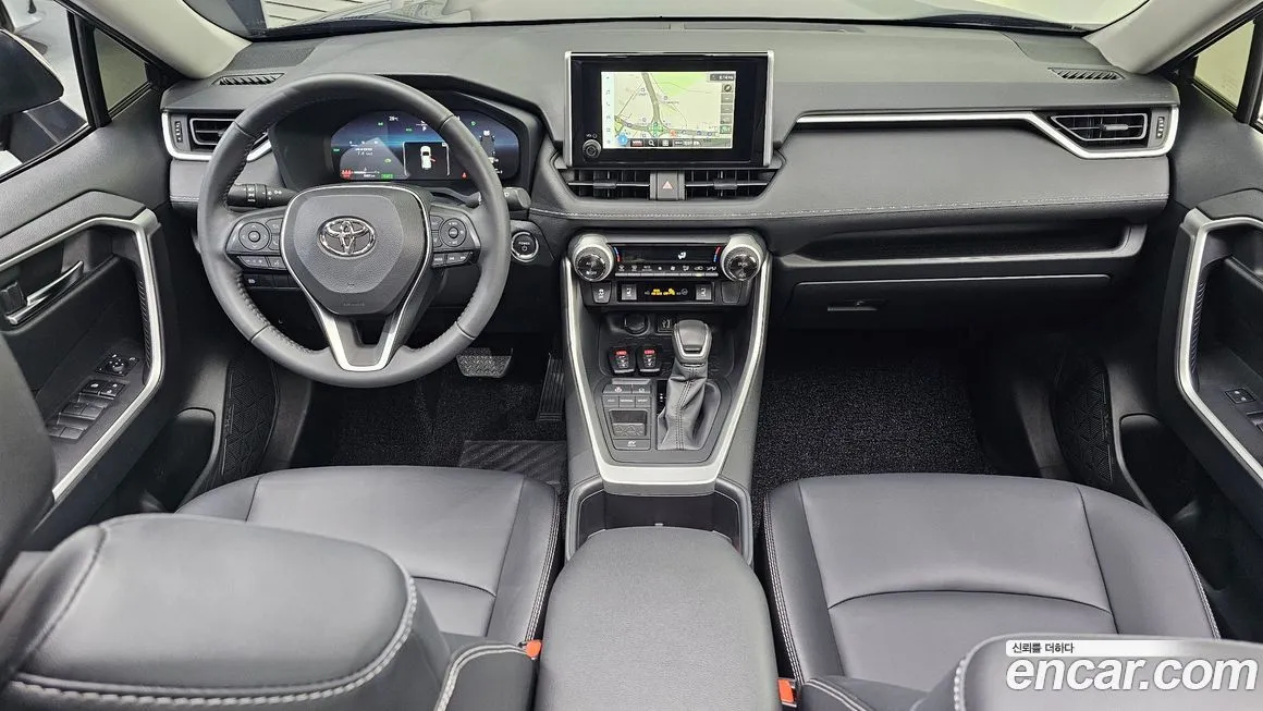 Toyota RAV4 — фото 7