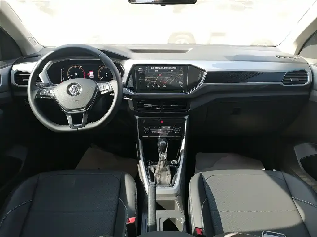 Volkswagen T-Cross — фото 10