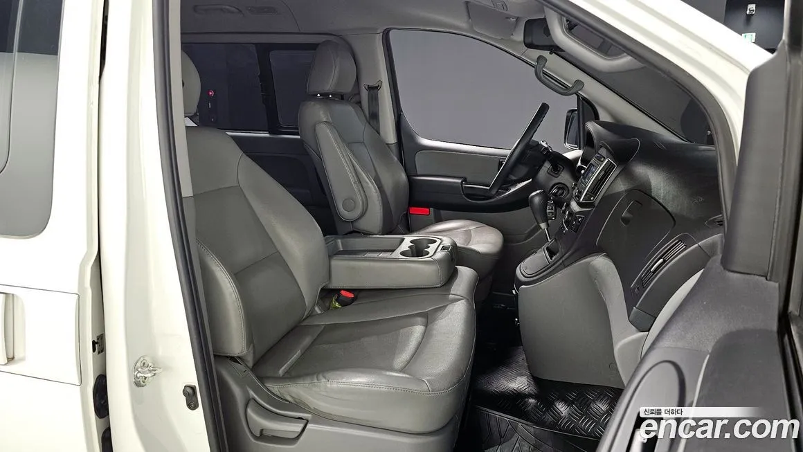 Hyundai Starex — фото 10