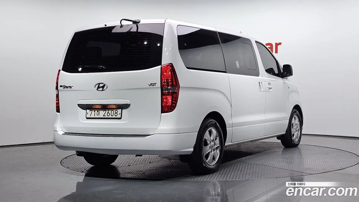 Hyundai Starex — фото 2