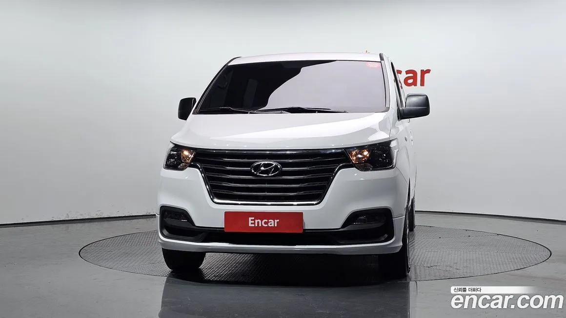 Hyundai Starex — фото 3