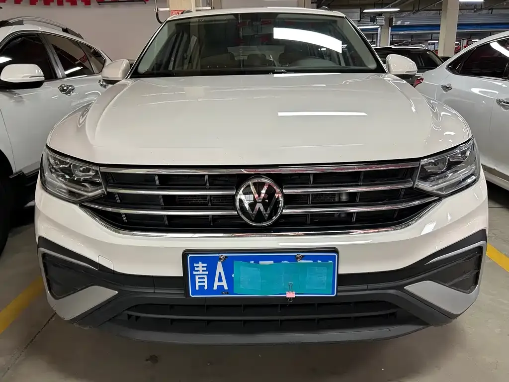 Volkswagen Tiguan L — фото 2