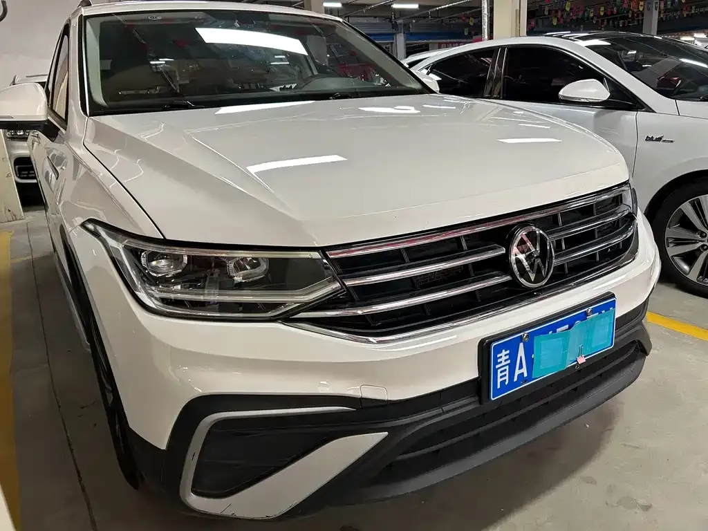 Volkswagen Tiguan L — фото 3