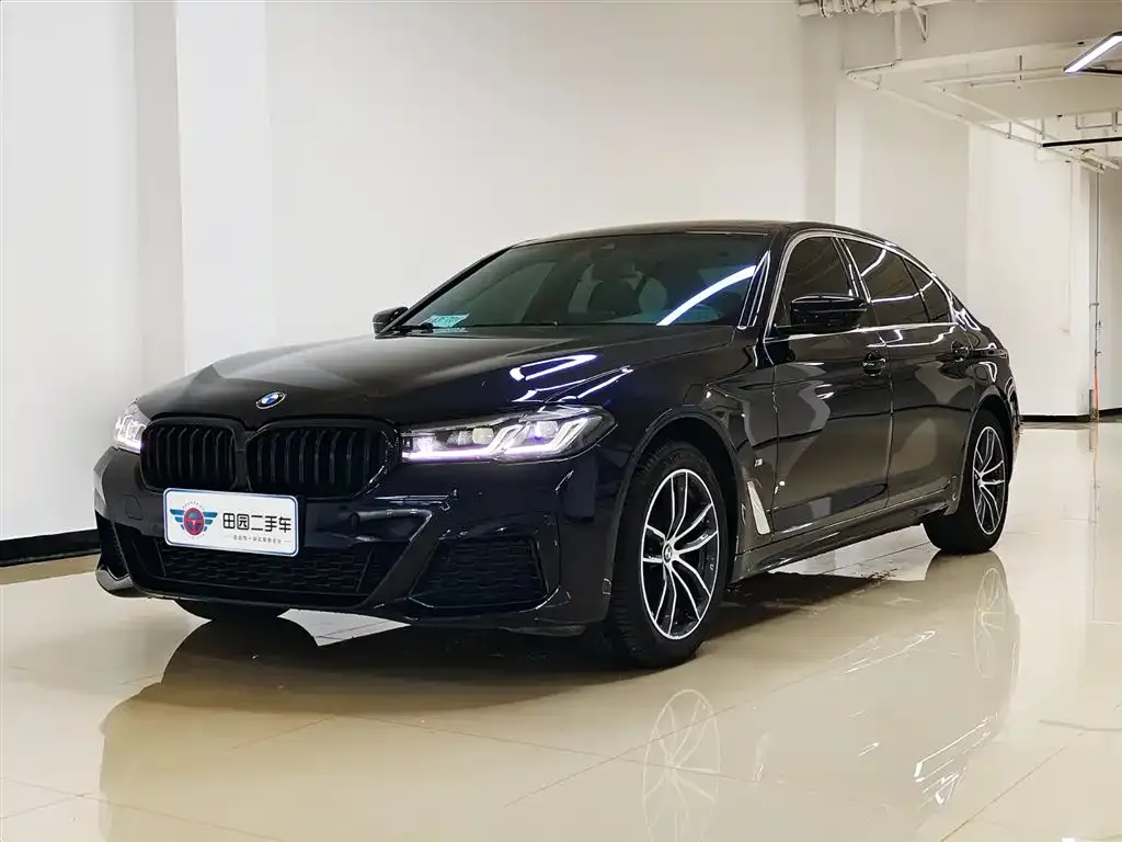 BMW 5 Series — фото 1