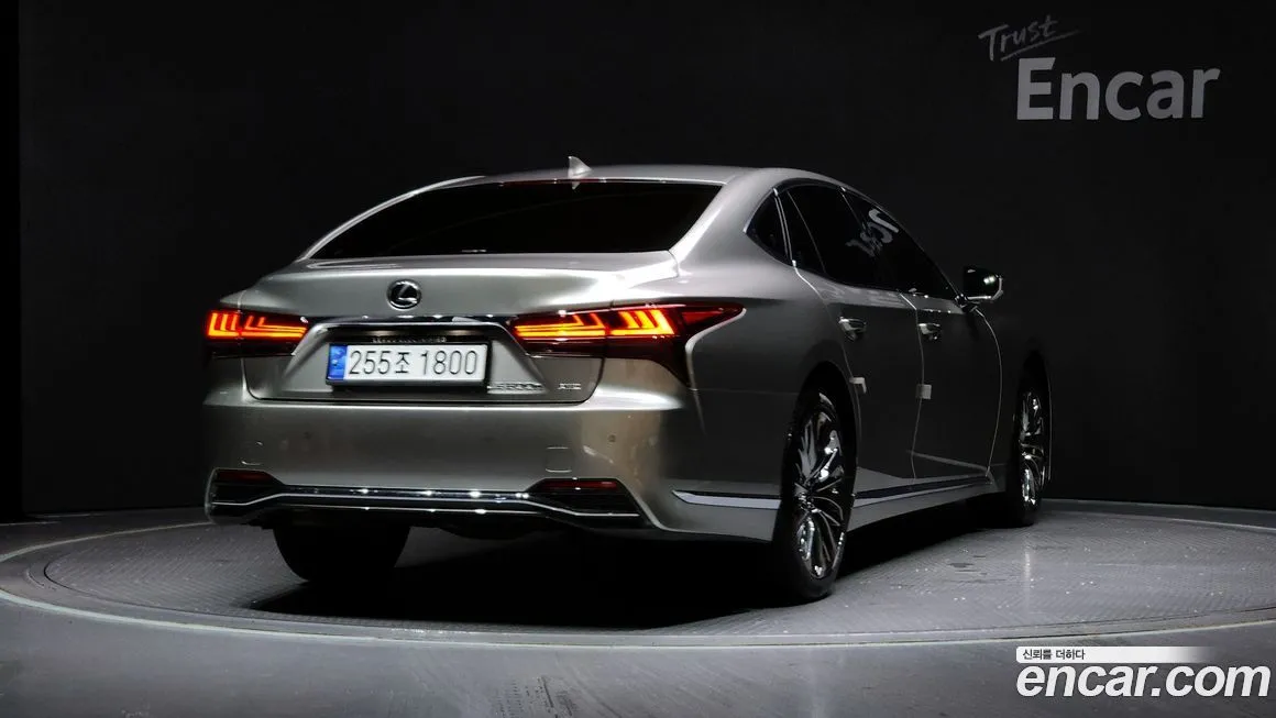 Lexus LS — фото 2