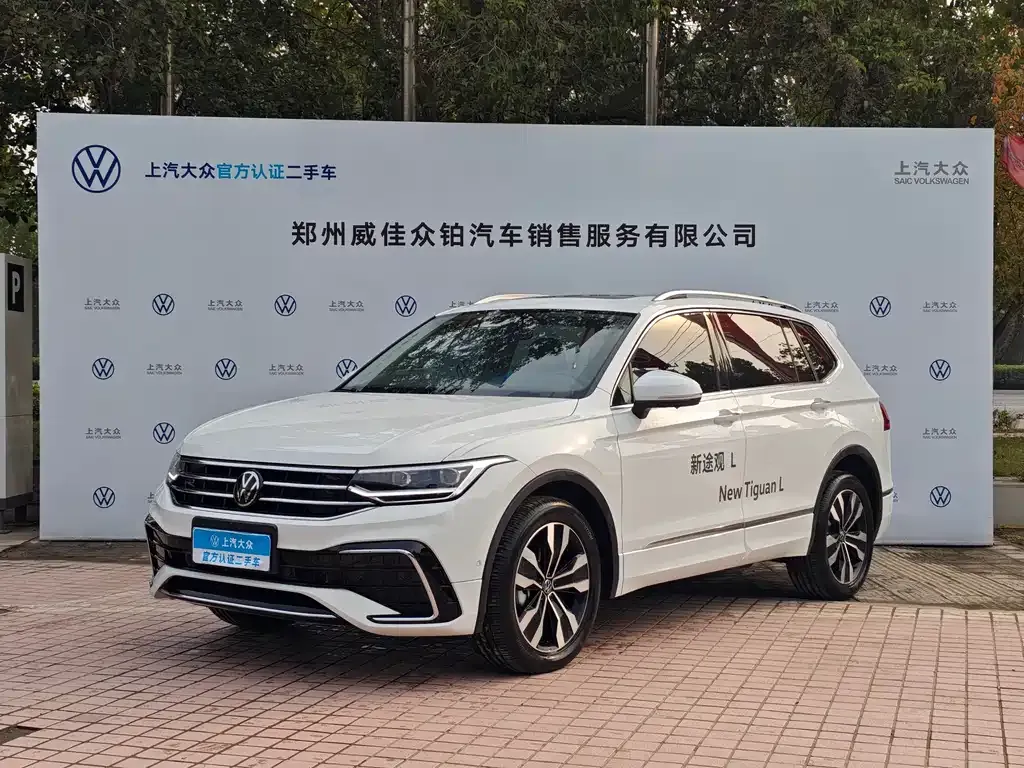 Volkswagen Tiguan L — фото 1