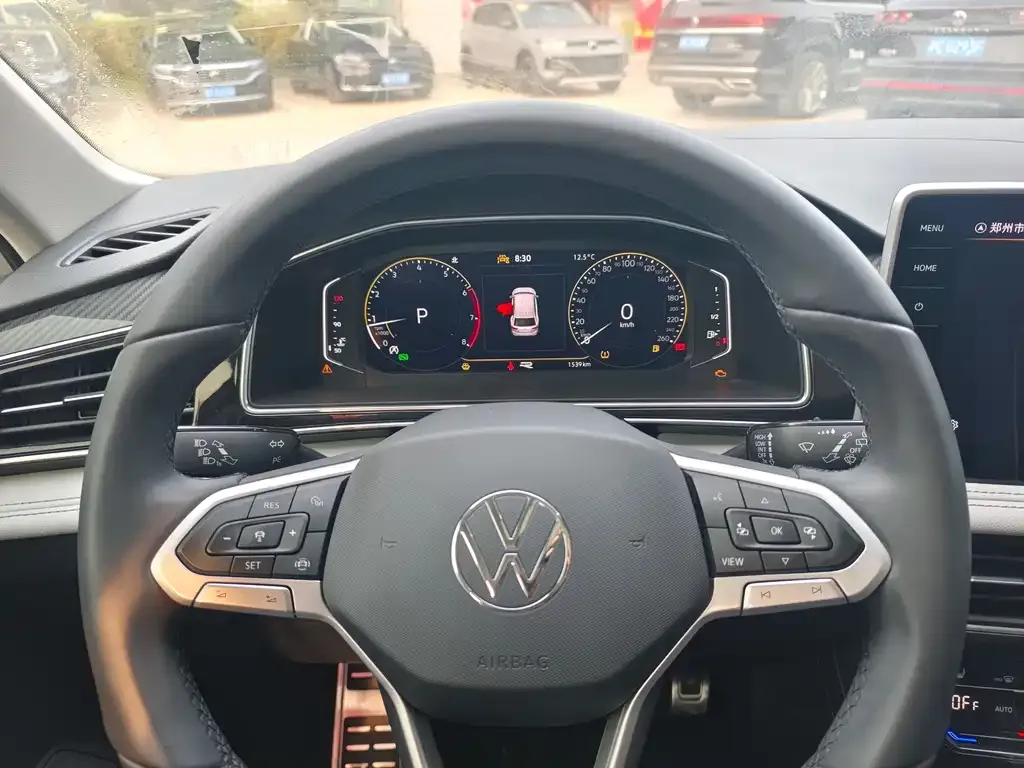 Volkswagen Tiguan L — фото 3