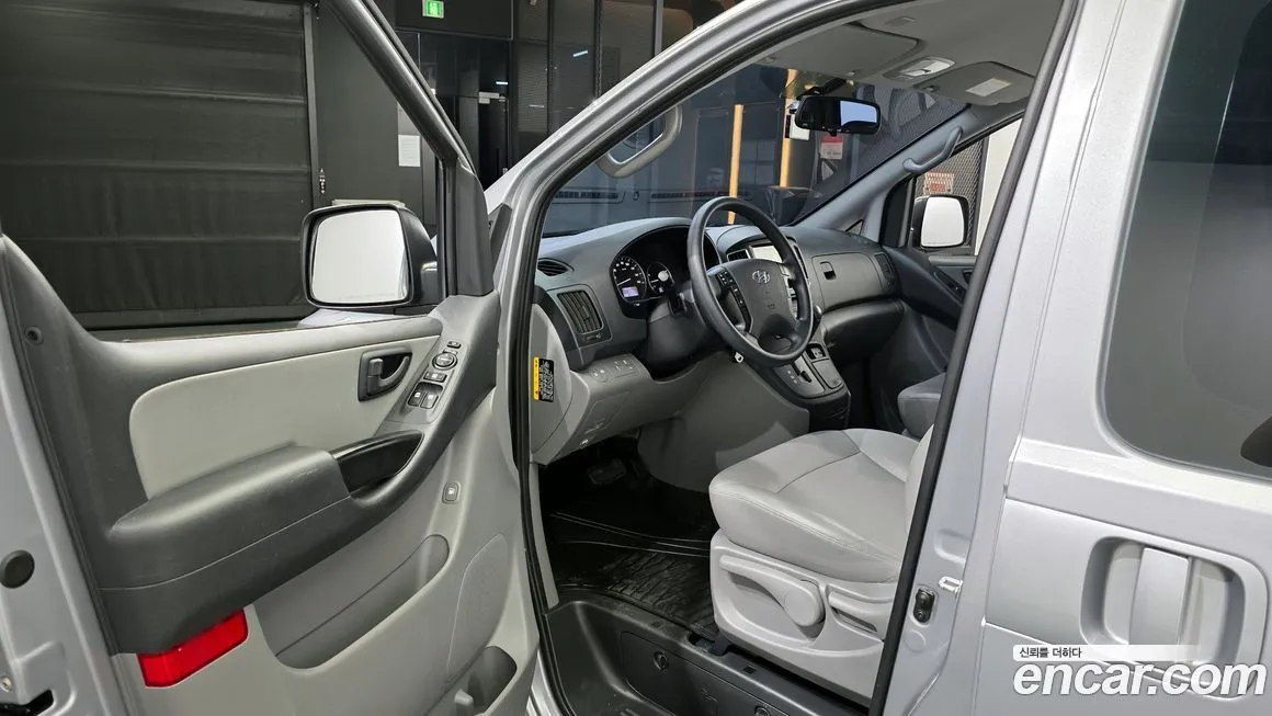 Hyundai Starex — фото 10