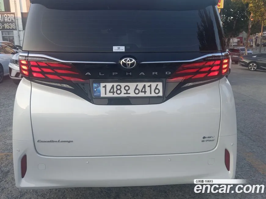 Toyota Alphard — фото 2