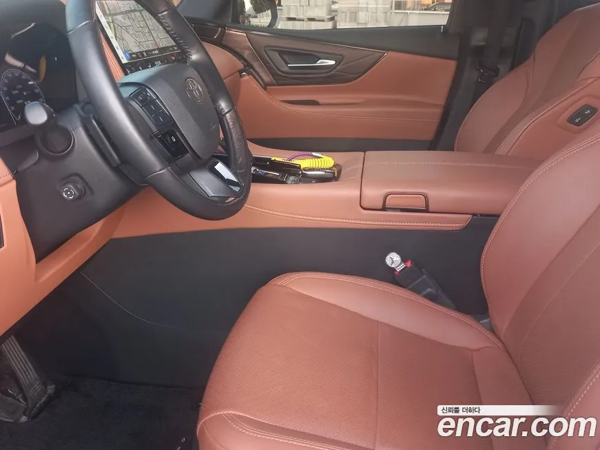 Toyota Alphard — фото 8