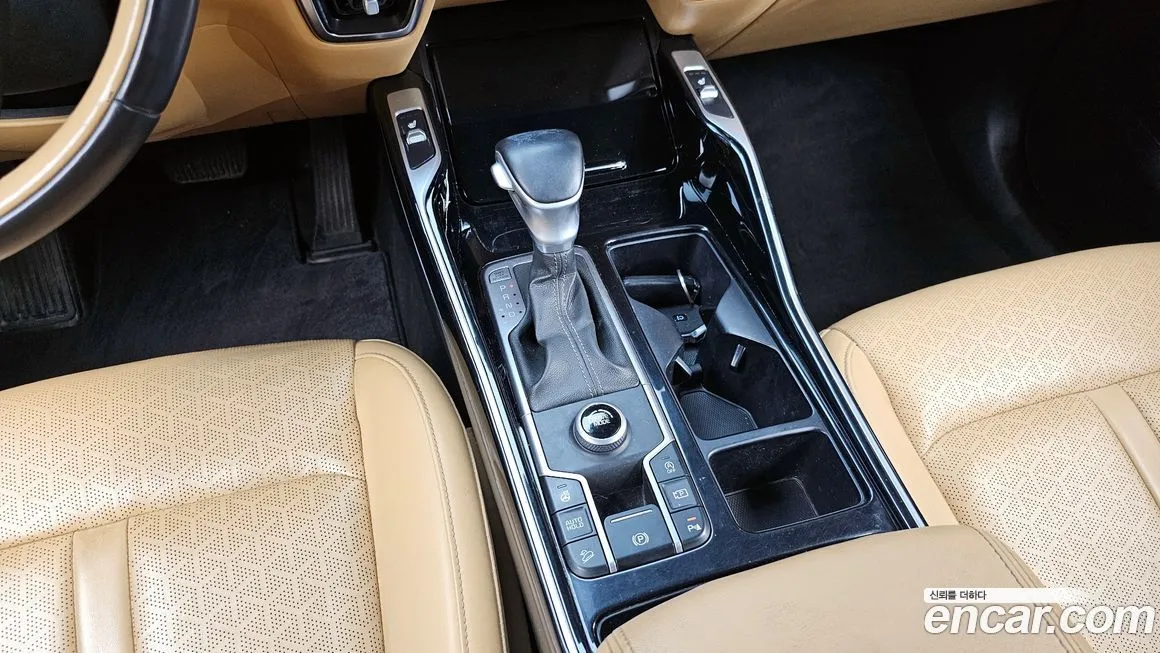 Kia Sorento — фото 9