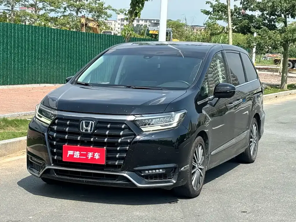 Honda Elysion — фото 1
