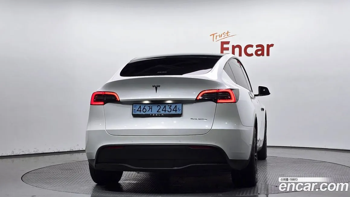 Tesla Model Y — фото 4