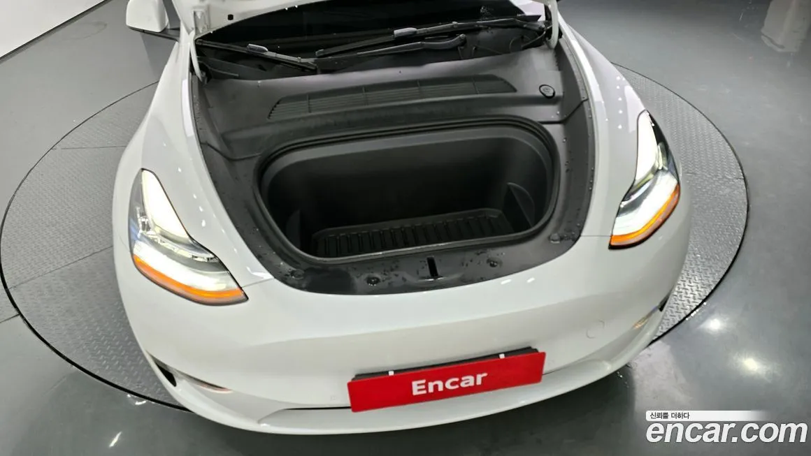 Tesla Model Y — фото 6