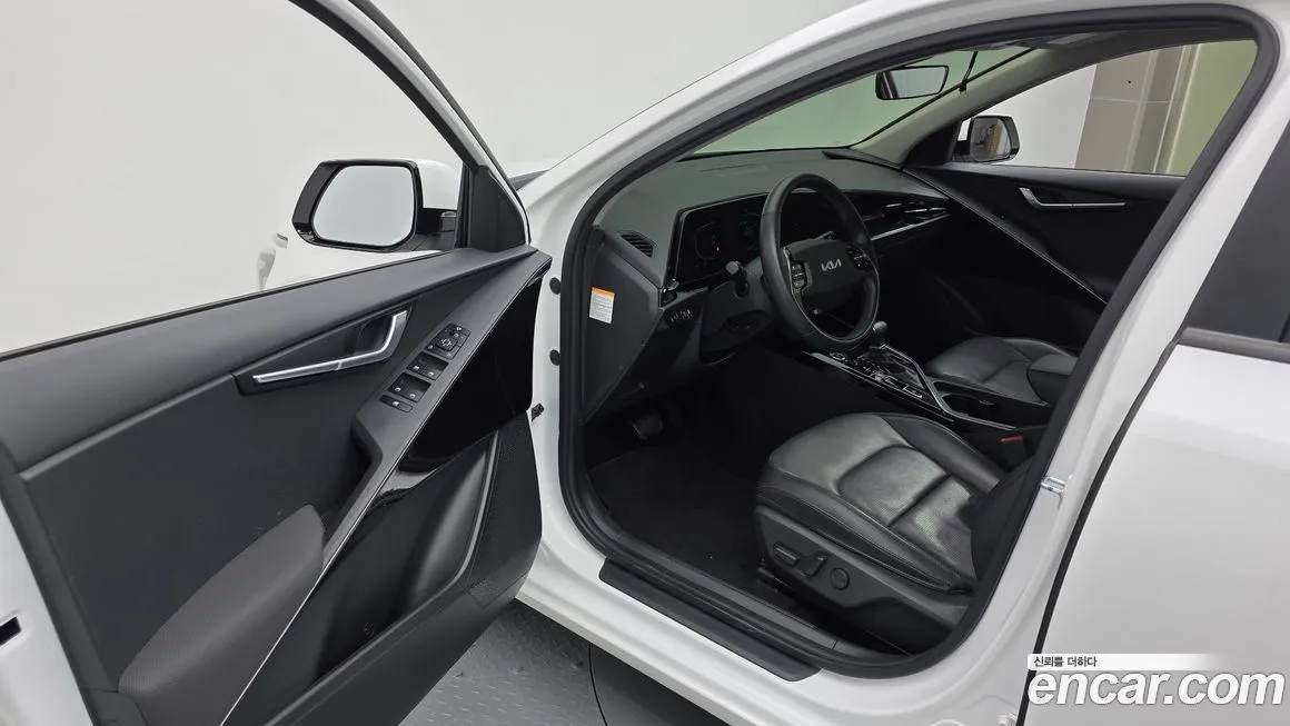 Kia Niro — фото 10